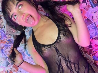 camslut showing tits MinnieSalem