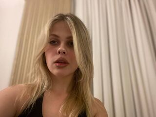 hot cam girl spreading pussy MoonFlirt