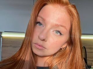live webcam performer NicoleTatako