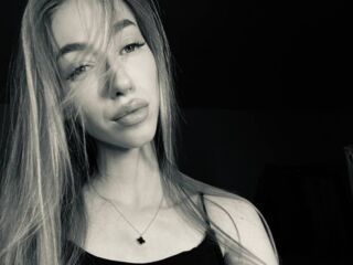 naked webcamgirl photo NikkiTenerovich