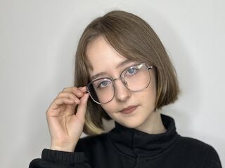 camslut topless ReginiaHolbein