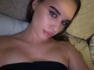 webcamgirl live sex RhiannonJumper