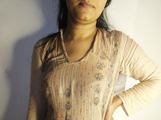 Kinky webcam girl RubbynaKhan