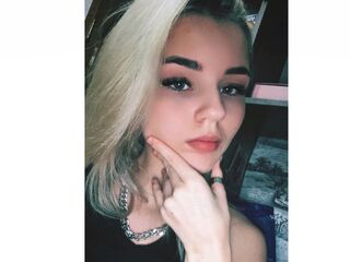 girl fingering bald pussy SoledadGoodsite