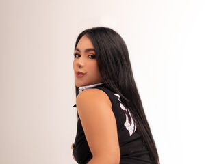 camgirl fingering pussy ThaliiaDuran