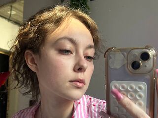 live cam girl photo ThuyThorstad