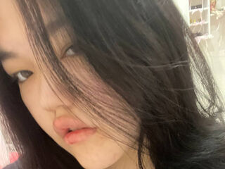 cam girl masturbating with vibrator VeneraMai