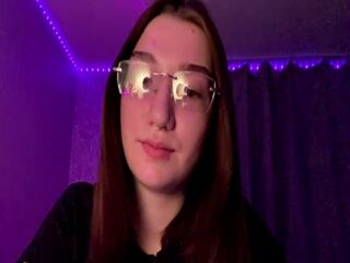 masturbating camgirl WandaGosier