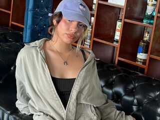 girl topless WillowJones